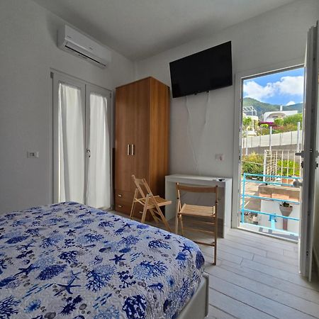伊斯基亚La Casa Di Giuliana Primo Piano Con Balcone别墅 外观 照片