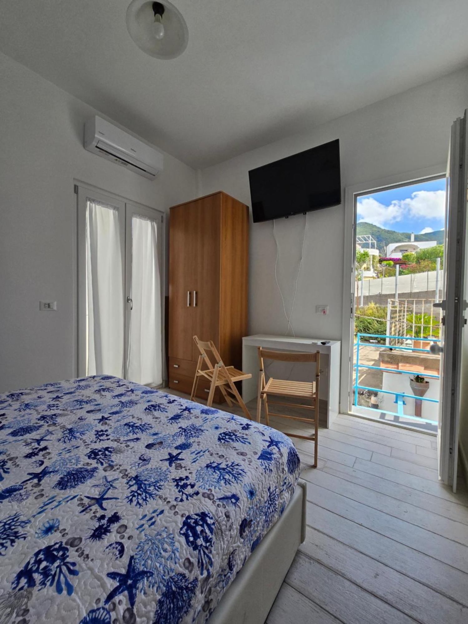 伊斯基亚La Casa Di Giuliana Primo Piano Con Balcone别墅 外观 照片