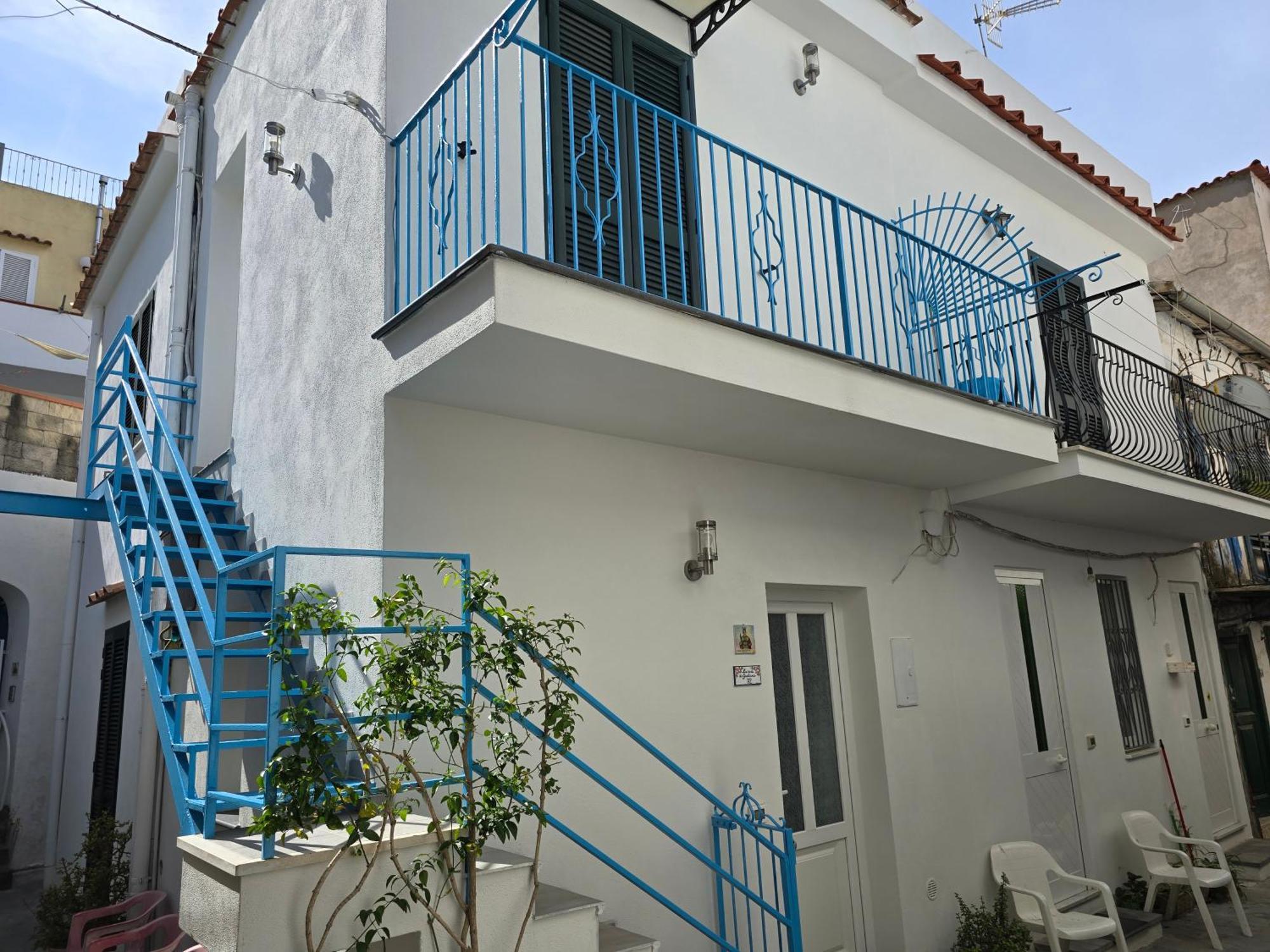 伊斯基亚La Casa Di Giuliana Primo Piano Con Balcone别墅 外观 照片